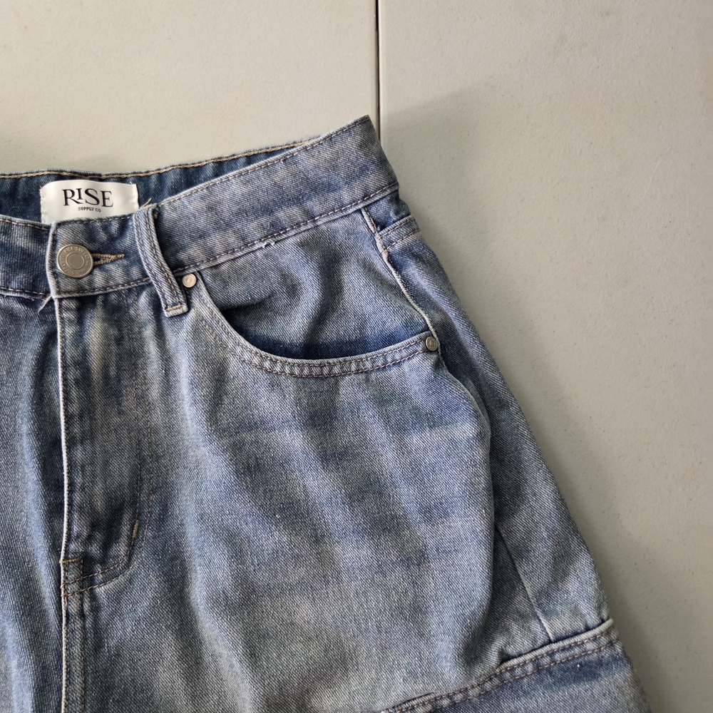 RISE Denim Cargo Shorts Women’s Sz 7 Light Blue Y2K Utility Carpenter Style - Picture 7 of 10